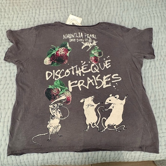Magnolia Pearl NWT Discotheque Fraises Tee in Ozzy - OSFM - Picture 12 of 12